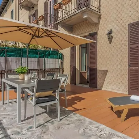La Terrazza Cavour Comfortable بيت للعطل
