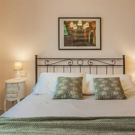La Terrazza Cavour Comfortable بيت للعطل